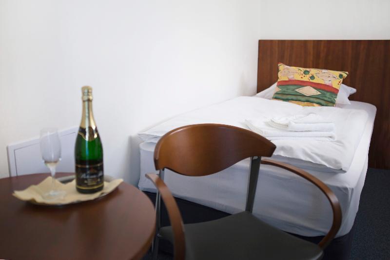 Hotel Marttel Карлові Вари Екстер'єр фото